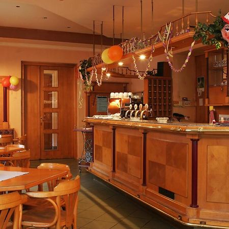 Corner Hotel U Divadla*** - Znojmo Eksteriør billede
