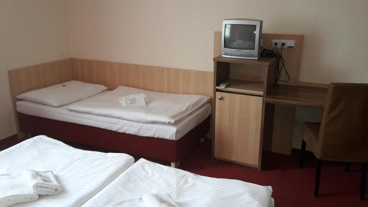 Corner Hotel U Divadla*** - Znojmo Eksteriør billede