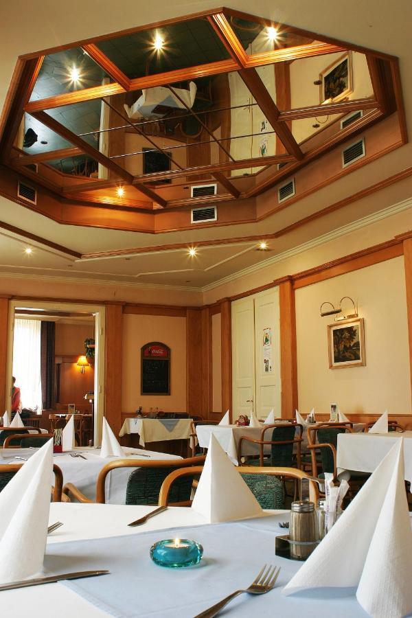Corner Hotel U Divadla*** - Znojmo Eksteriør billede