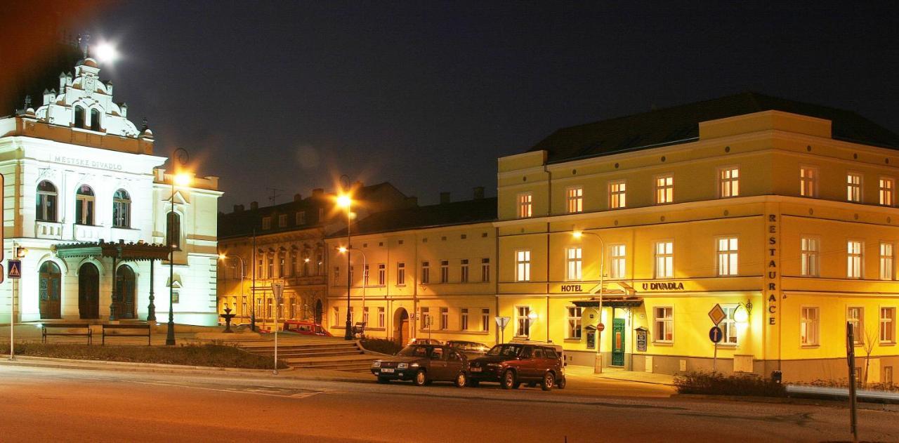 Corner Hotel U Divadla*** - Znojmo Eksteriør billede