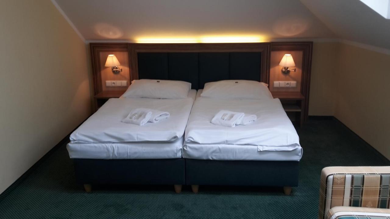 Corner Hotel U Divadla*** - Znojmo Eksteriør billede