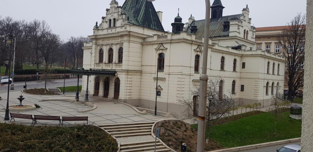 Corner Hotel U Divadla*** - Znojmo Eksteriør billede