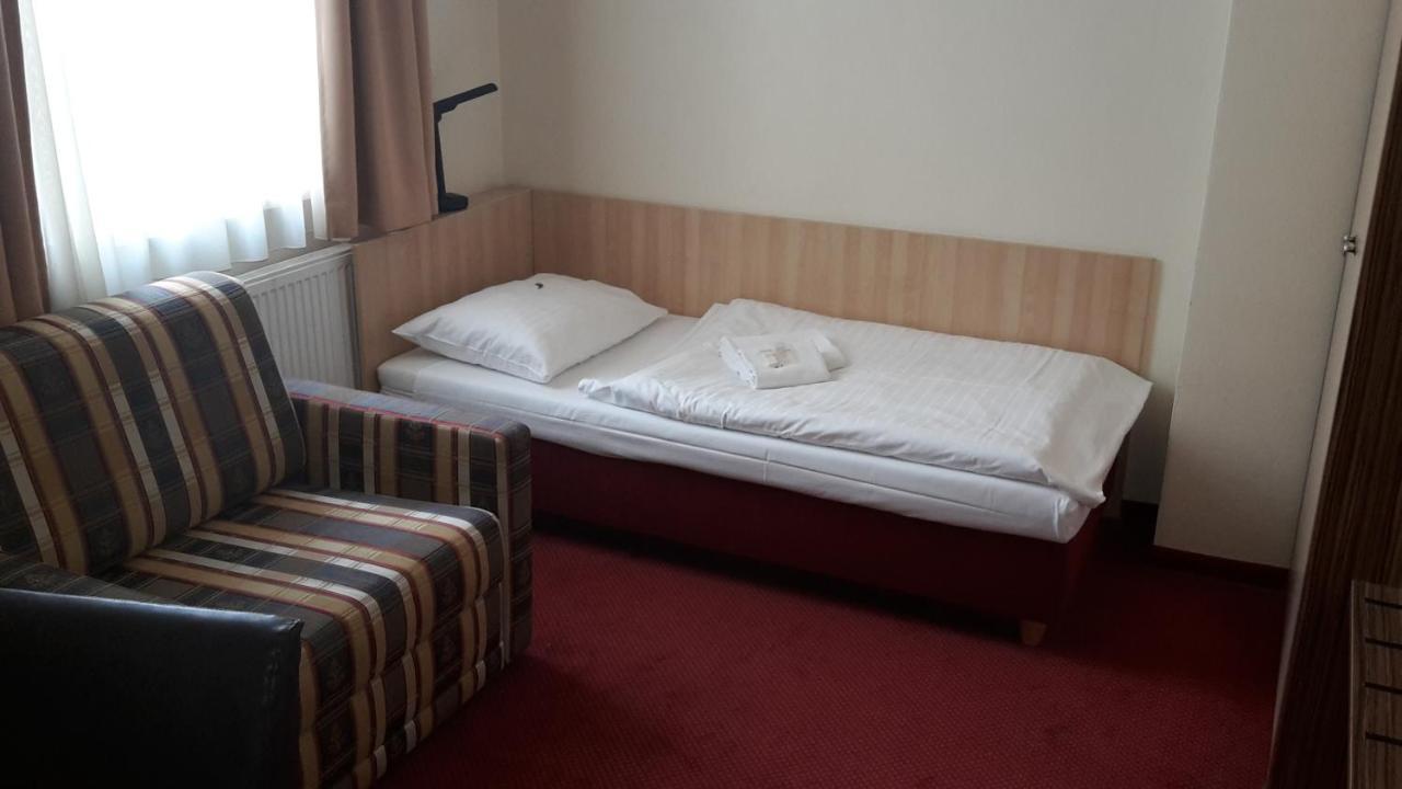 Corner Hotel U Divadla*** - Znojmo Eksteriør billede