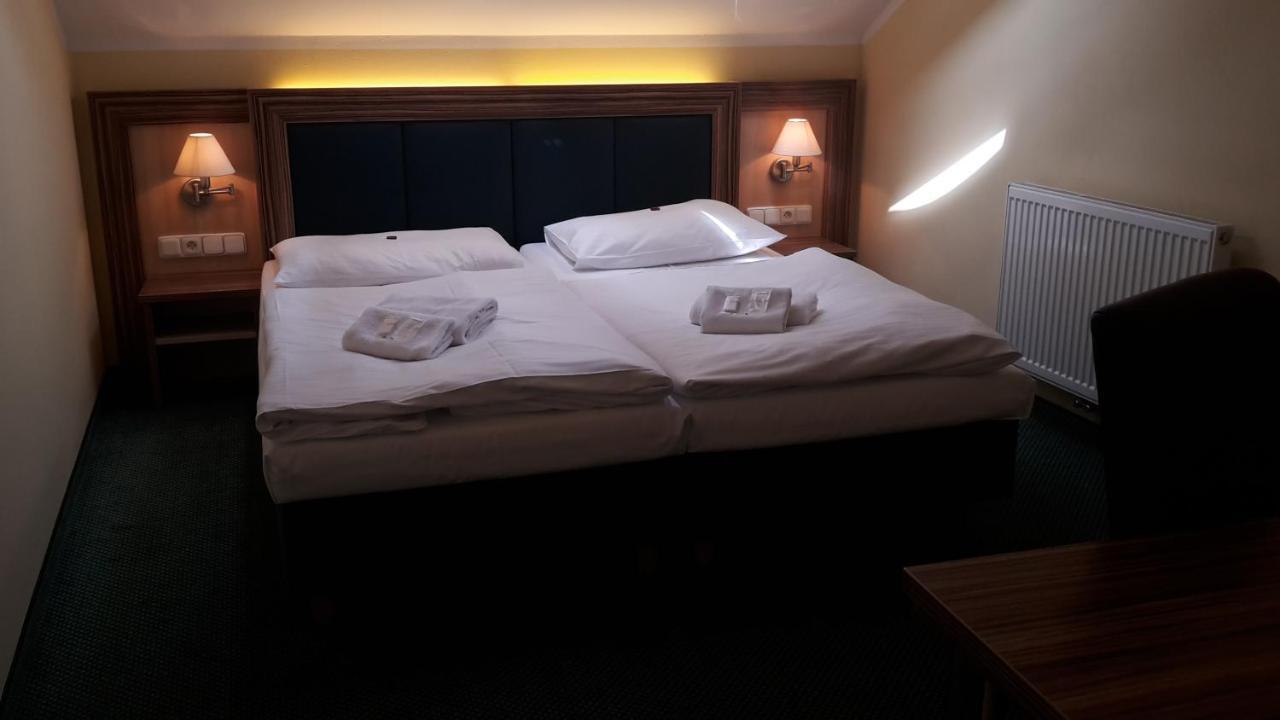 Corner Hotel U Divadla*** - Znojmo Eksteriør billede
