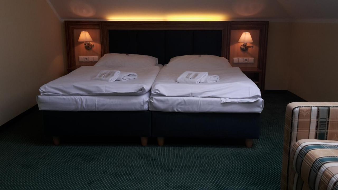 Corner Hotel U Divadla*** - Znojmo Eksteriør billede