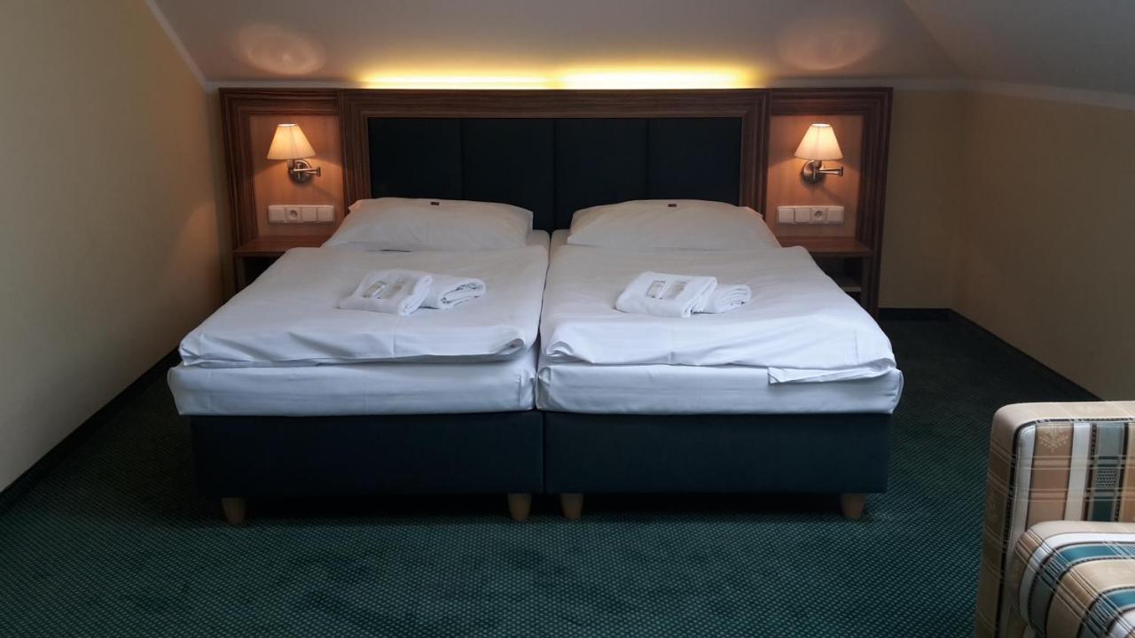 Corner Hotel U Divadla*** - Znojmo Eksteriør billede