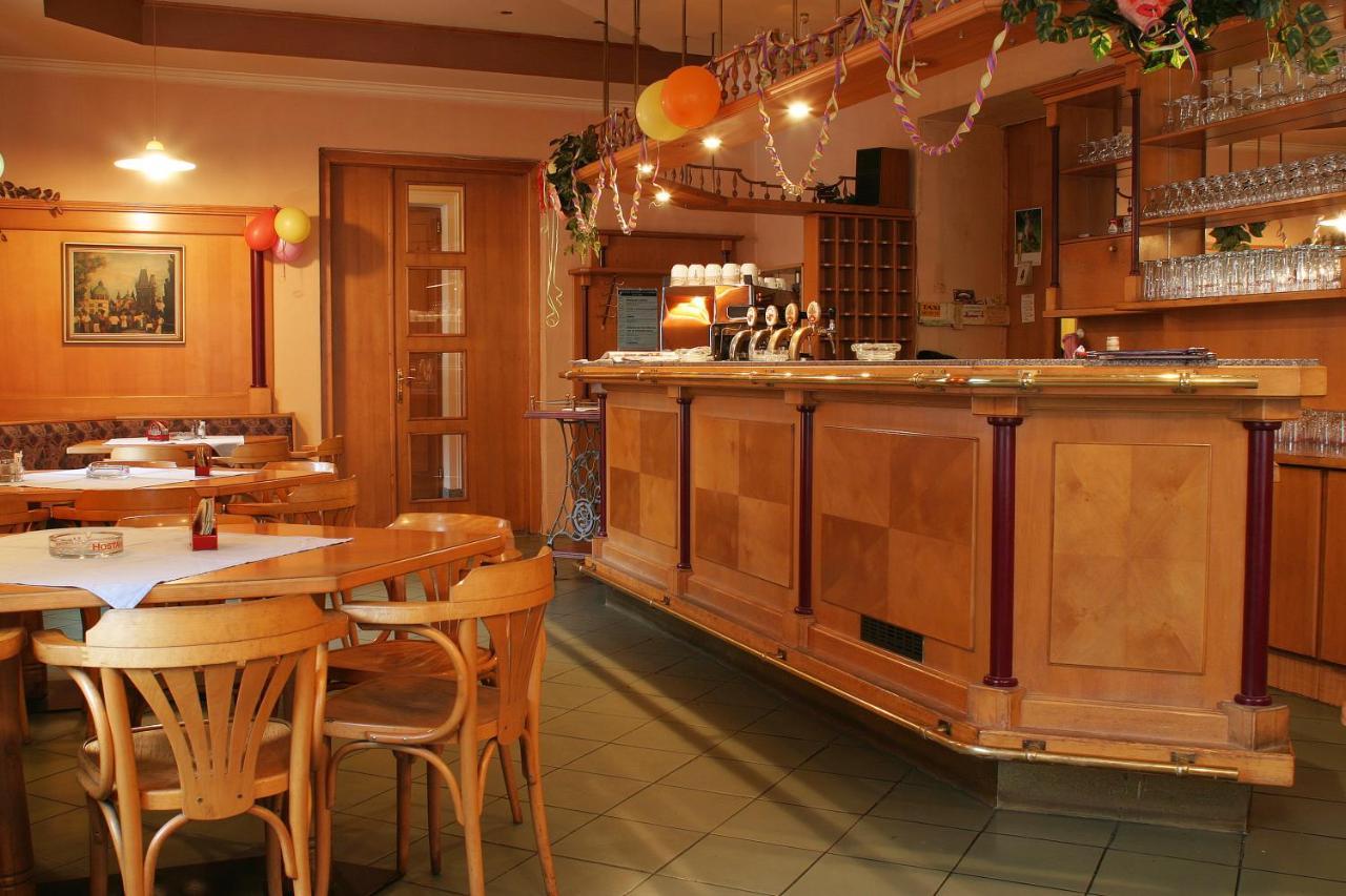 Corner Hotel U Divadla*** - Znojmo Eksteriør billede